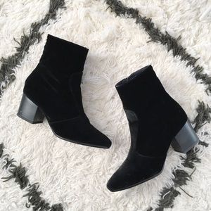 TOPSHOP MOSCOW VELVET BOOTIES